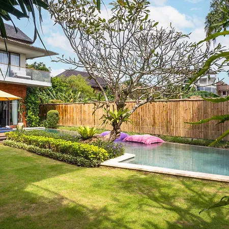 Villa Kimaya - 5-Bed Berawa Luxury Villa With Complimentary Pool Fence