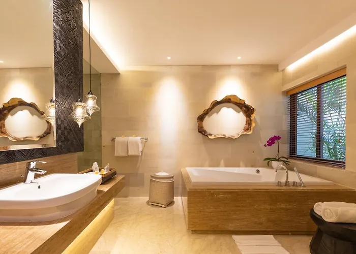 Kimaya - 5-bed Berawa Luxury With Complimentary Pool Fence Canggu (Bali)