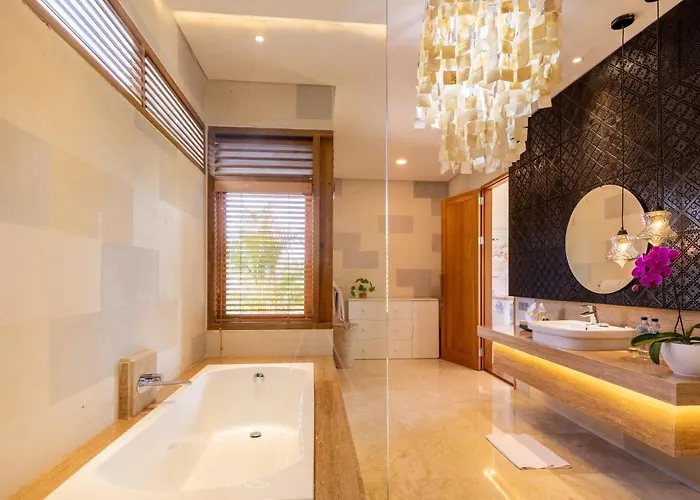 Kimaya - 5-bed Berawa Luxury With Complimentary Pool Fence Villa Canggu (Bali)