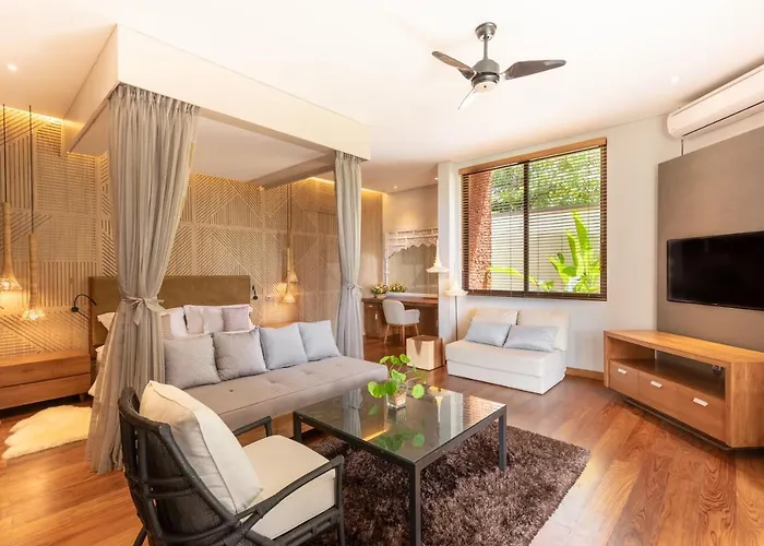 Villa Kimaya - 5-bed Berawa Luxury With Complimentary Pool Fence