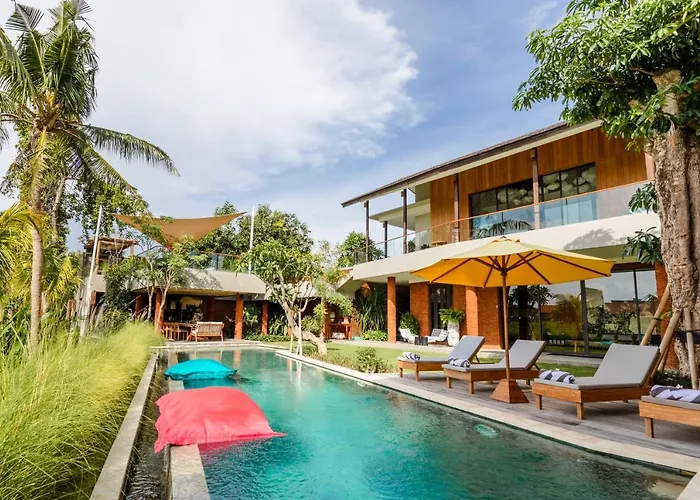 Villa Kimaya - 5-bed Berawa Luxury With Complimentary Pool Fence