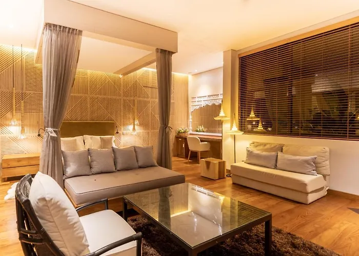 Kimaya - 5-bed Berawa Luxury With Complimentary Pool Fence Canggu (Bali)