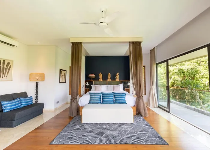 Villa Kimaya - 5-bed Berawa Luxury With Complimentary Pool Fence *