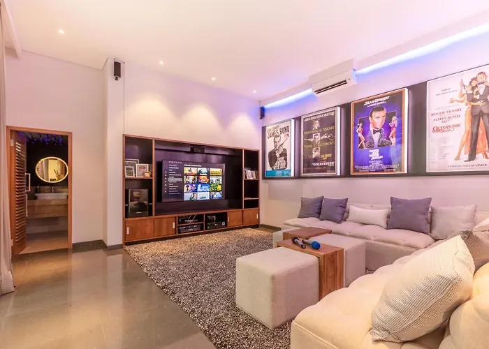 Kimaya - 5-bed Berawa Luxury With Complimentary Pool Fence * Canggu (Bali)
