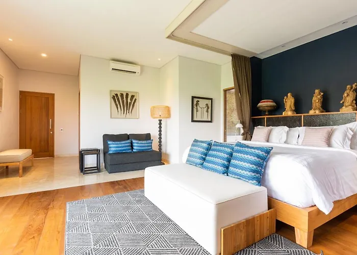 Kimaya - 5-bed Berawa Luxury With Complimentary Pool Fence * Canggu (Bali)