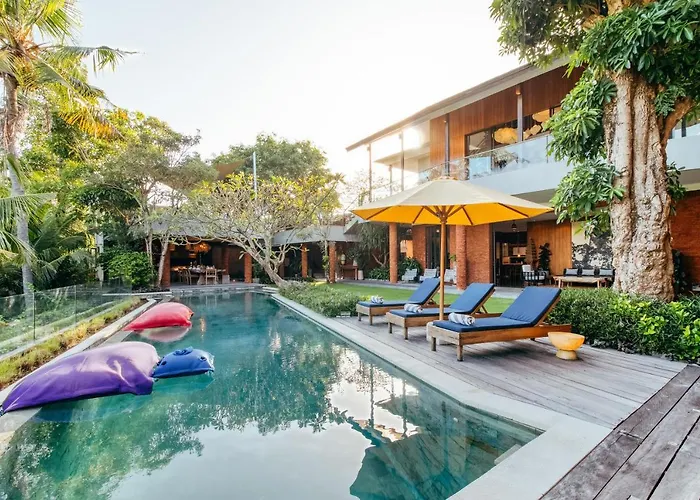 Villa Kimaya - 5-bed Berawa Luxury With Complimentary Pool Fence