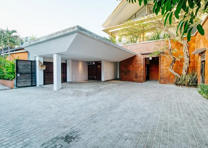 Kimaya - 5-bed Berawa Luxury With Complimentary Pool Fence Villa Canggu (Bali)