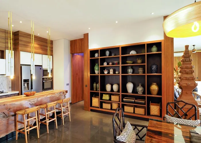 Villa Kimaya - 5-bed Berawa Luxury With Complimentary Pool Fence *