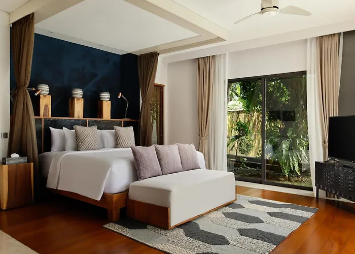 Villa Kimaya - 5-bed Berawa Luxury With Complimentary Pool Fence *