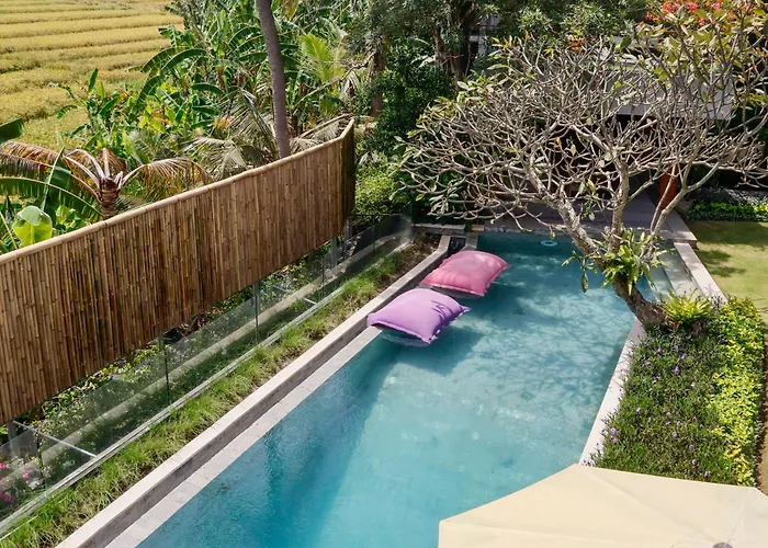 Kimaya - 5-bed Berawa Luxury With Complimentary Pool Fence Villa