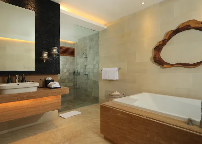 Kimaya - 5-bed Berawa Luxury With Complimentary Pool Fence Villa Canggu (Bali)