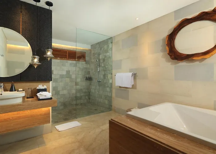 Kimaya - 5-bed Berawa Luxury With Complimentary Pool Fence Canggu (Bali)
